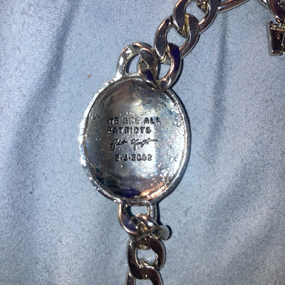 New England Patriots Silver Crystal Oval Link Bracelet - Picture 5 of 5